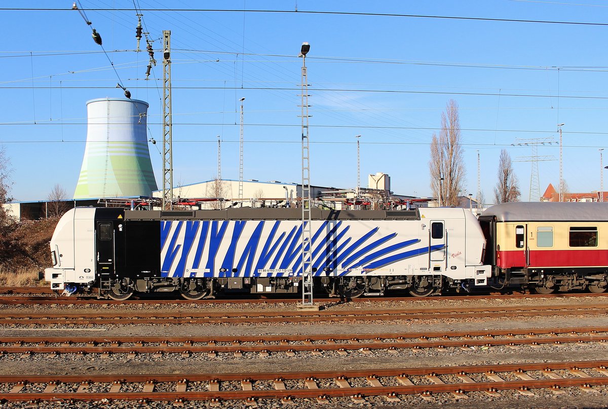 Am 30.12.16 wurde mit dem Ersatzzug mitgefahren. Es ging von Plauen/V. nach Hof-Dresden-Hof und zurück nach Plauen/V. Hier 145 030 mit dem RE 26980 in der Ausfahrt Dresden, wo die 193 772-1 mit dem TEE-Zug stand. Ein schönes Reisen in Abteilen und geöffneten Fenster:)