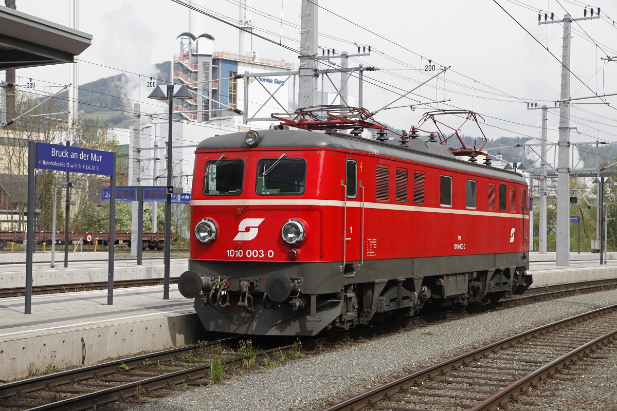 Am 30.April.2015 kam die 1010 003 als Lokzug durch Bruck an der Mur.