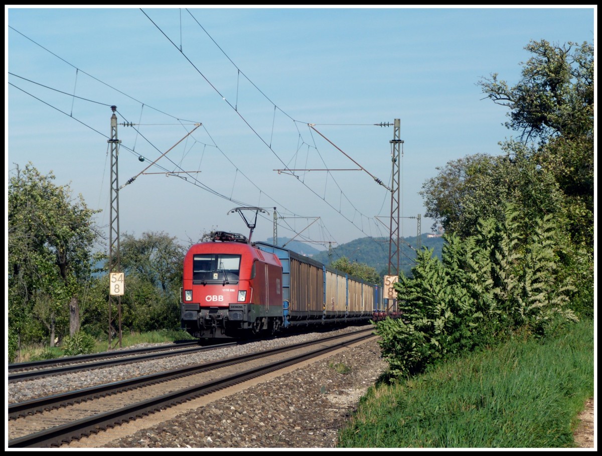 Am 3.10.13 am Tag der deutschen Einheit fuhren wir nach Gingen (Fils) um einen Sonderzug aufzunehmen.
Wir hatten uns keine großen Erwartungen auf Güterverkehr gesetzt, doch als wir ankamen, war doch einiges geboten.
Im Laufe des Tages kam dann der ÖBB Güterzug mit Mercedes Autoteilen, welcher an dem Tag mit 1116 280 bespannt war. 