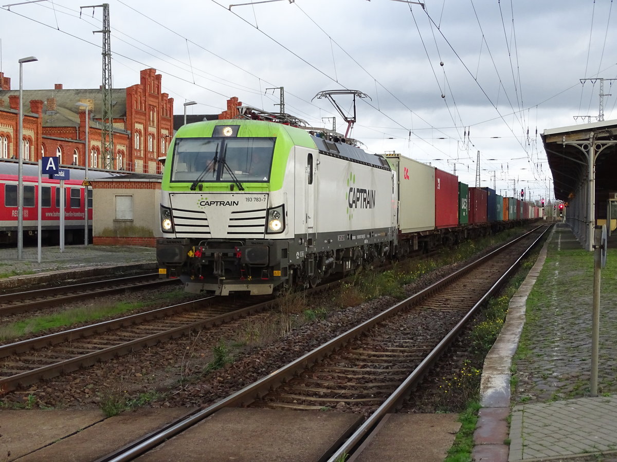 Am 31.10.2017 kam die 193 783 mit einem Containerzug aus Richtung Magdeburg nach Stendal und fuhr weiter in Richtung Uelzen.