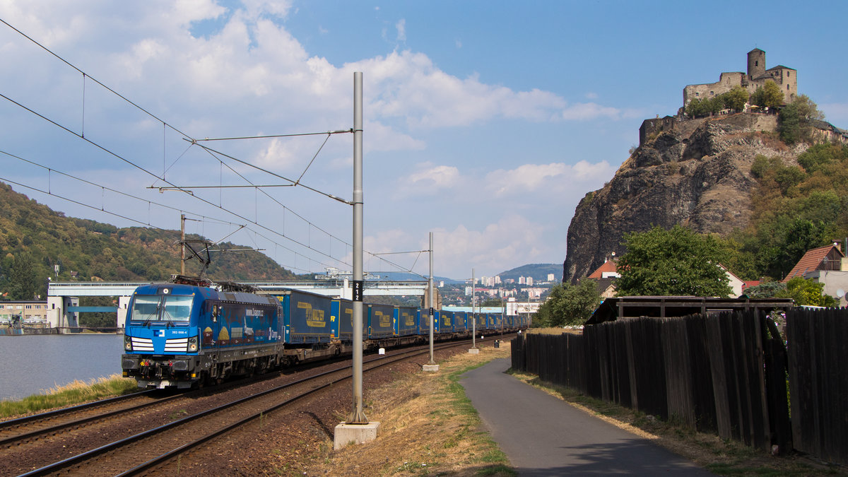 Am 4. August 2018 war 383 006-4 mit einem Lkw-Walter-Zug unterwegs in Usti nad Labem. 