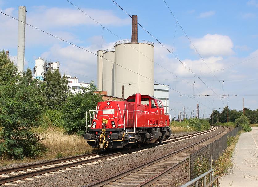 Am 4.September 2013 war DBSR 261 071 als Tfzf 76111 Hannover-Linden Gbf -> Alfeld/Leine in Nordstemmen auf dem Weg Richtung Sden.
