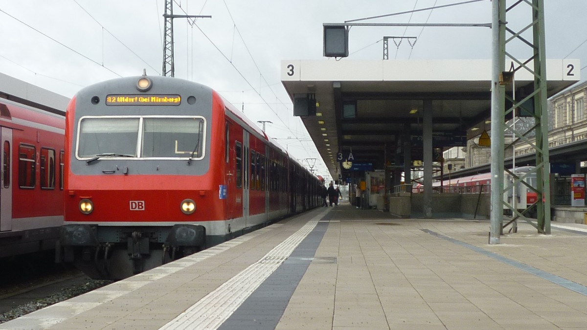 Am 5.1.12 stand ein x-Steuerwagen im Nürnberger Hauptbahnhof zur Fahrt nach Altdorf bereit. 