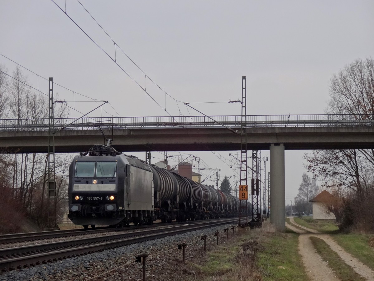 Am 5.3.13 ging es nach Eggolsheim um den ein oder anderen Maintal Umleiter abzulichten. Neben den Umleitern war auch 185 557 mit ihrem Kesselwagenzug am Start.