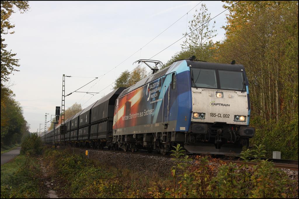 Am 6.11.2018 um 9.48 Uhr kam 185-CL002 Captrain mit Kohlewagen Richtung Norden durch Osnabrück - Hellern.