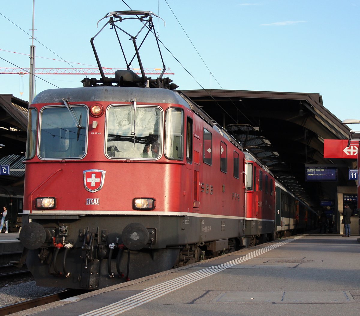 Am Abend des 27. September 2017 wartete auf Gleis 11 im HB Zürich der IC von Zürich HB nach Basel SBB als  Ersatzkomposition , mit zwei Vorspannloks die die Front des Zuges übernahmen, ab. Bei den beiden Vorspannloks des IC handelte es sich um die SBB Re 420 140-6 (SBB Re 4/4 II Nr. 11140)und SBB Re 420 130-7 (SBB Re 4/4 II Nr. 11130)in Doppeltraktion. 