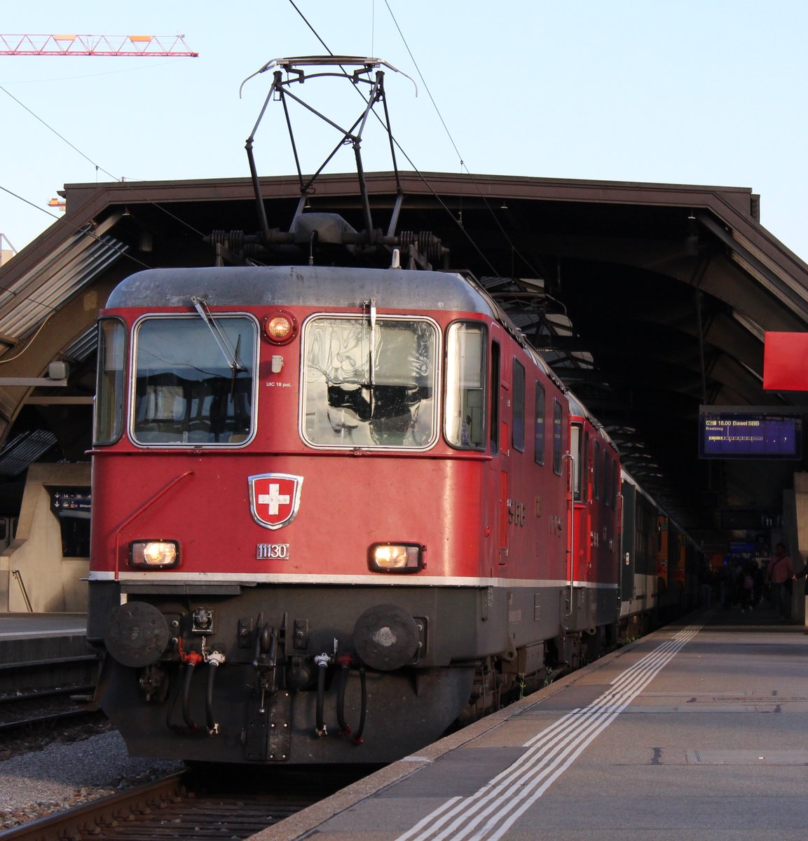Am Abend des 27. September 2017 wartete auf Gleis 11 im HB Zürich der IC von Zürich HB nach Basel SBB als  Ersatzkomposition , mit zwei Vorspannloks die die Front des Zuges übernahmen, ab. Bei den beiden Vorspannloks des IC handelte es sich um die SBB Re 420 140-6 (SBB Re 4/4 II Nr. 11140)und SBB Re 420 130-7 (SBB Re 4/4 II Nr. 11130)in Doppeltraktion. 