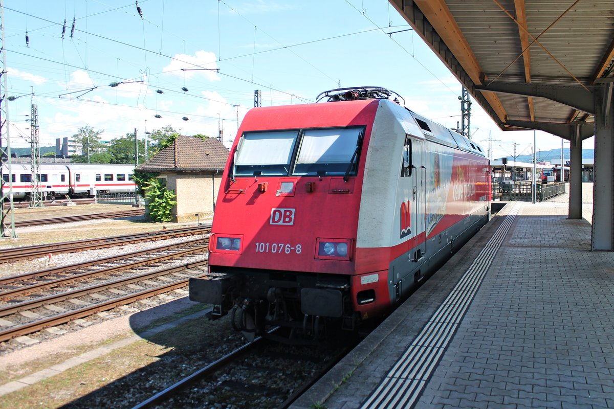 Am Morgen des 13.05.2017 stand 101 076-8  CEWE Fotobuch  abgestellt auf Gleis 99 im Badiscehn Bahnhof von Basel und wartete dort darauf, am Mittag einen EuroCity von Basel SBB nach Hamburg Altona zu bespannen.