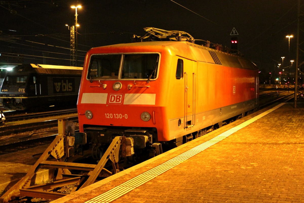 Am Morgen des 16.01.2014 stand die Münchner 120 130-0 abgestellt in Basel Bad Bf. Sie brachte am Vortag die KP-Reserve aus Karlsruhe nach Basel, damit man im Werk defekte reparieren kann.