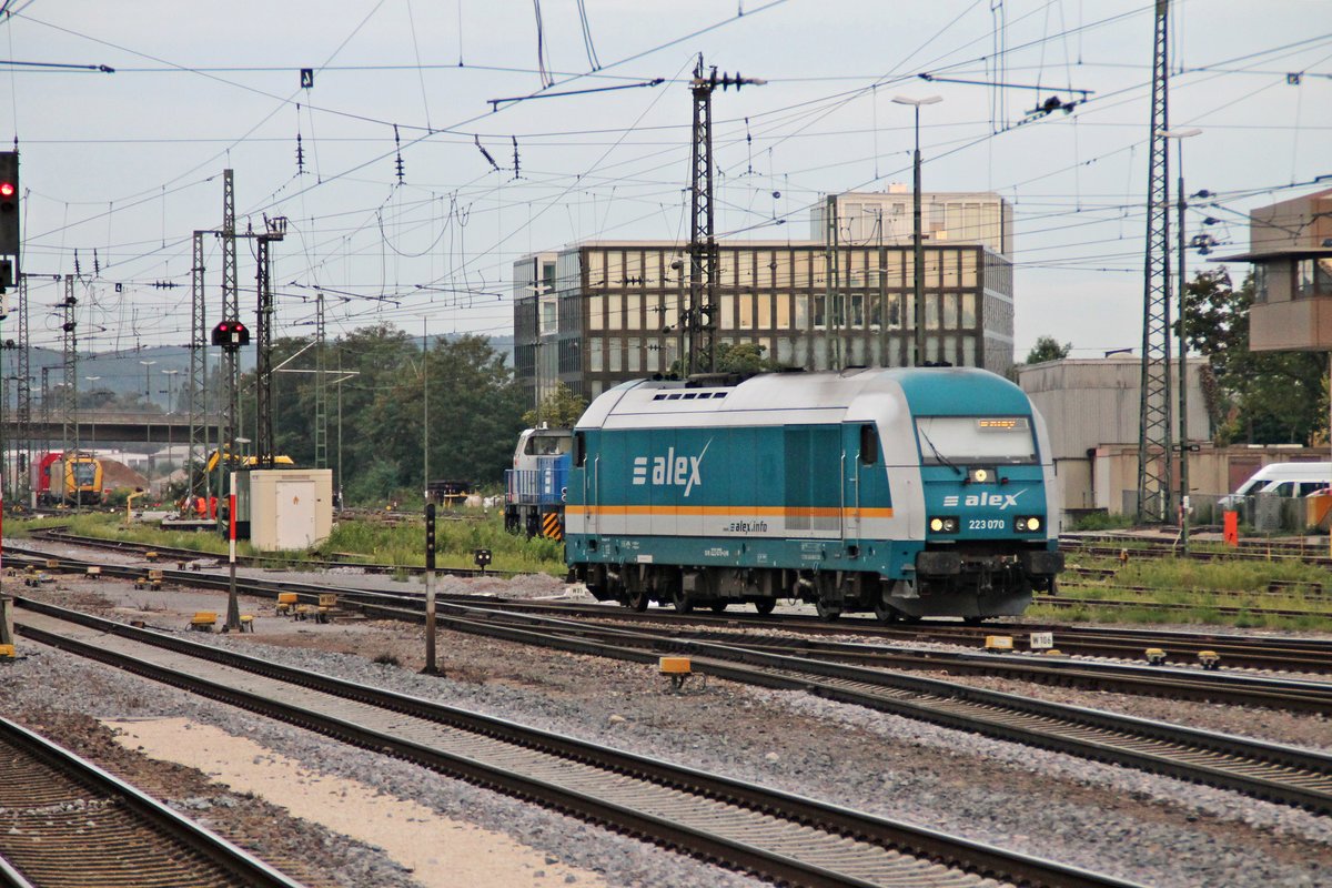 Am Morgen des 28.08.2015 rangierte 223 070 von alex ins nördlichen Vorfeld vom Hauptbahnhof von Regensburg.