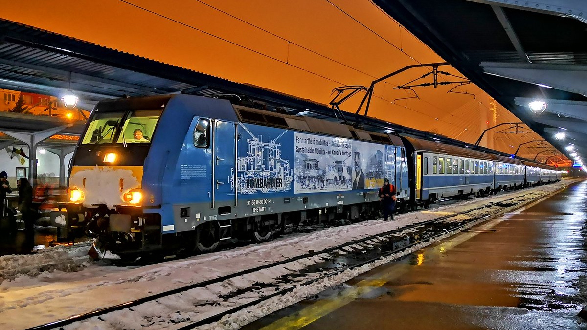 Am späten Abend des 15.12.2018 fuhr die 91-55-0-480001-1 mit ihrer Interregio-Garnitur aus Budapest in den bukarester Nordbahnhof ein.