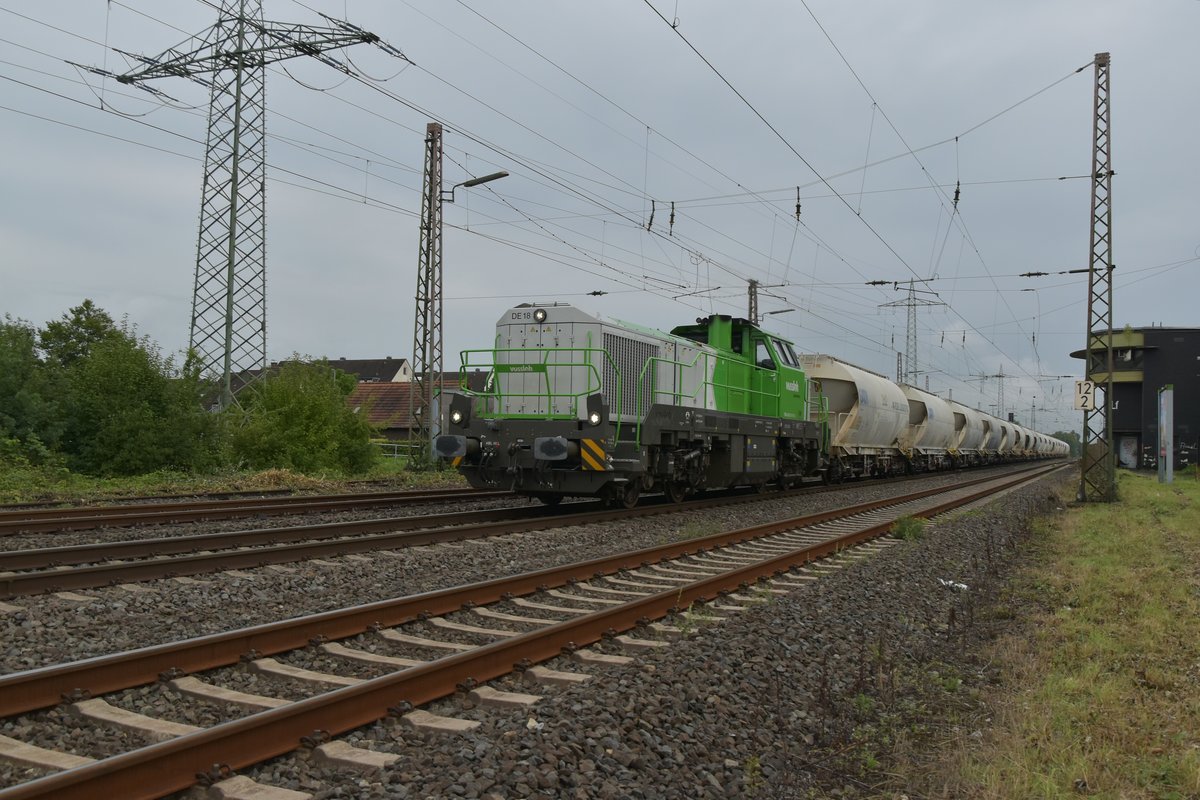 Am späteren Abend kommt dann die 4185 015-9 mit einem Zug aus Rohdenhaus durch Lintorf zurück gefahren. 5.8.2017