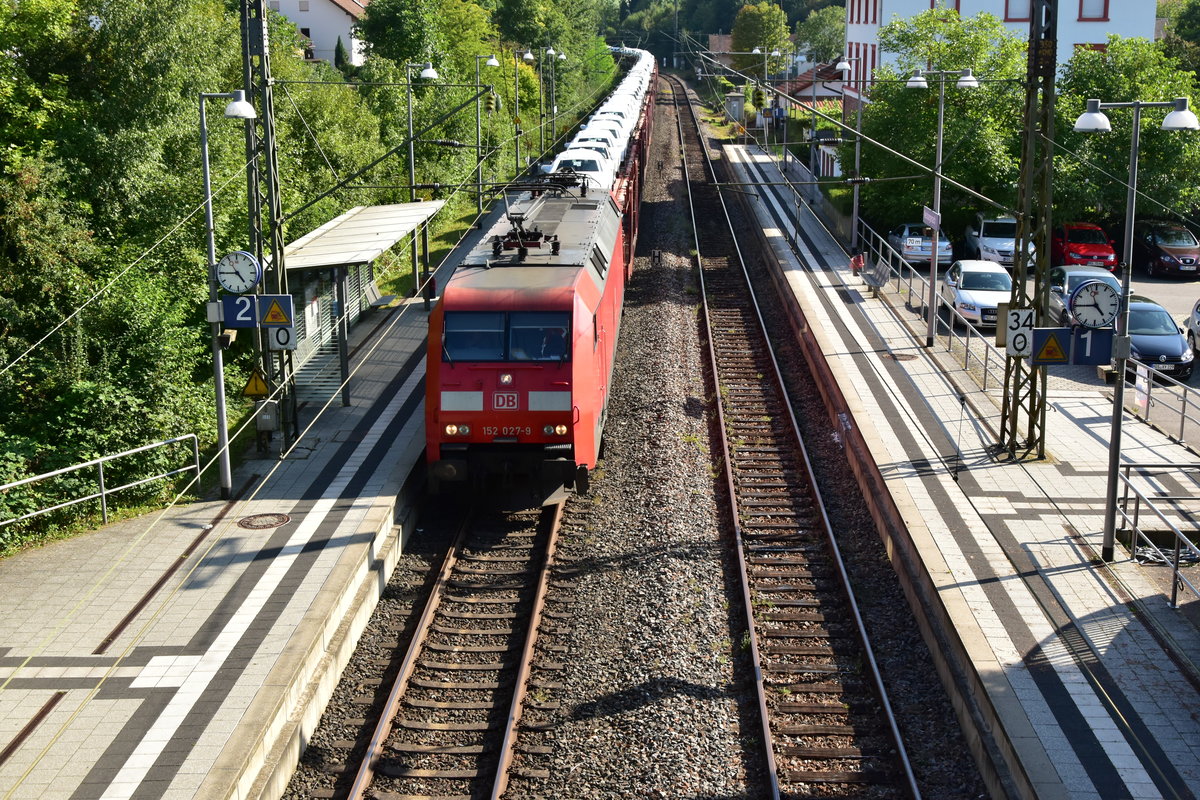 Am späteren Nachmittag kam der Audizug durch Neckargerach gefahren, gezogen wurde er von der 152 027-9. 29.8.2017