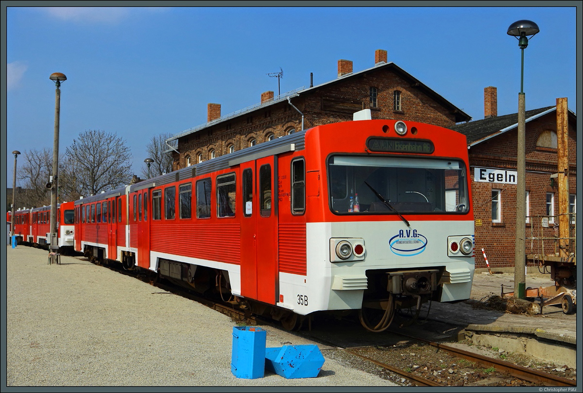 Anlässlich des Bw-Festes in Staßfurt kam VT2E 35 der Aschersleber Verkehrsgesellschaft am 25.03.2018 als Sonderzug von Staßfurt nach Egeln.