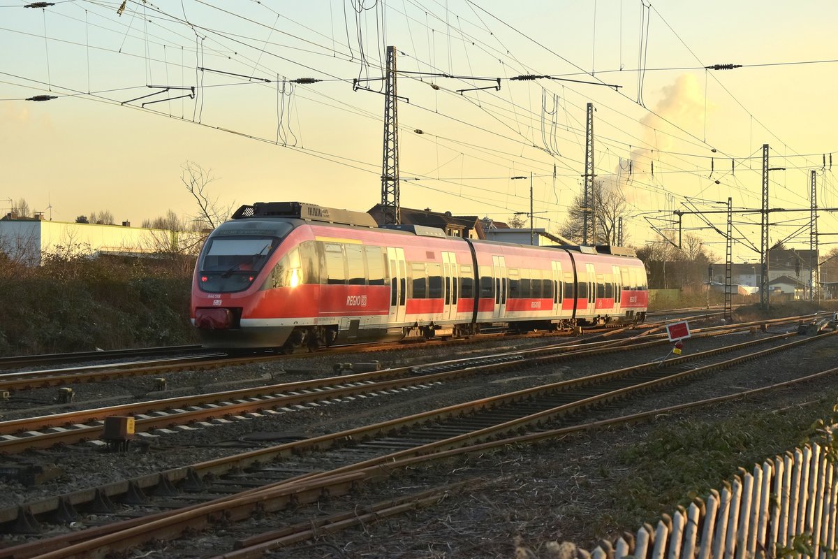 Auch dieser Triebwagen der Baureihe 644 ist eine Pendelzug der zwischen Neuss Hbf und Grevenbroich den Zwischentakt zur Rushhour bedient. 14.2.2017