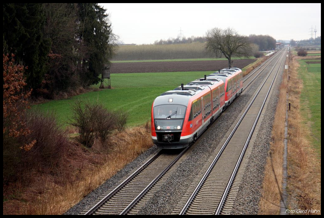 Auf der langen Geraden bei Weinhausen war am 22.03.2017 um 9.44 Uhr VT 642658 nach Kaufbeuren unterwegs.
