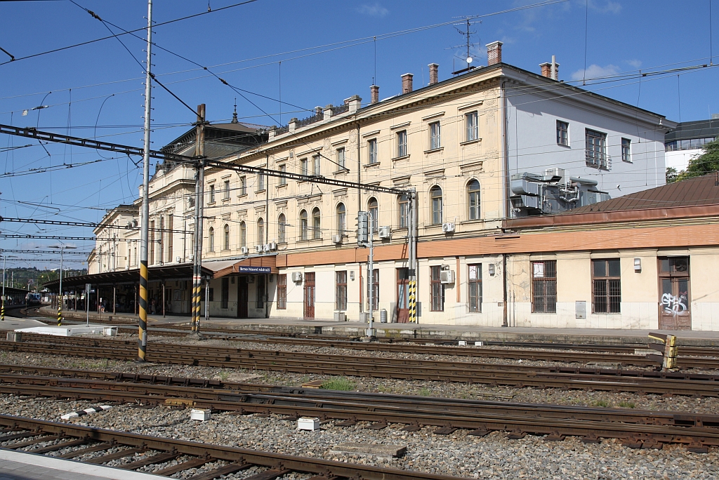 Aufnahmsgebäude des Bahnhof Brno hlavni nadrazi am 15.August 2018.