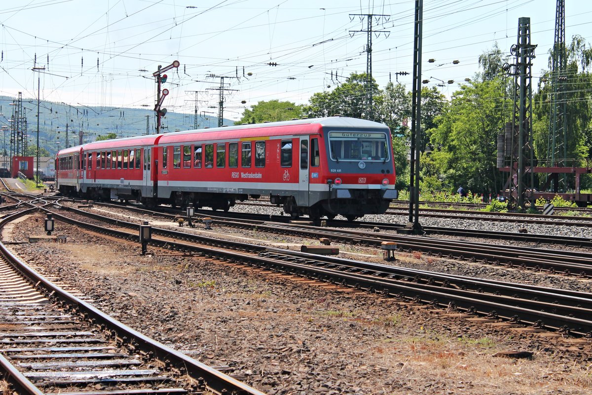 Ausfahrt am 14.06.2015 von 628 245-2/928 245-9  Westfrankenbahn  und 628 491-2/928 491-9  Westfrankenbahn  als Pendelzug (Koblenz Hbf - Koblenz Lützel (DB Museum) - Koblenz Hbf) aus dem Rangierbahnhof in Koblenz Lützel gen Hbf.