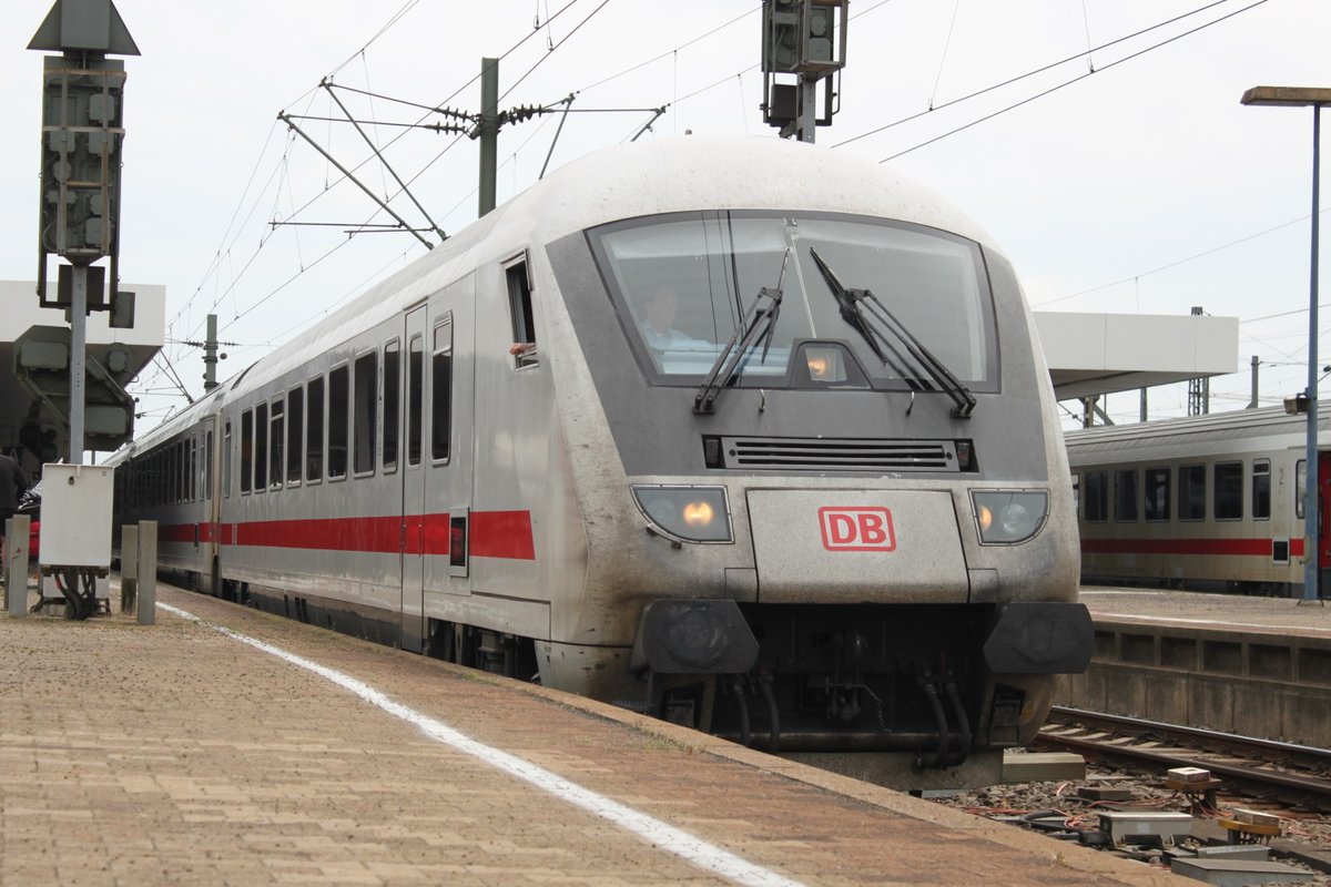 Ausfahrt von EC390 nach Frankfurt am 05.06.2017 in Mannheim. Dieser Zug wurde wegen der Baustelle bei Heidelberg über Mannheim umgeleitet.