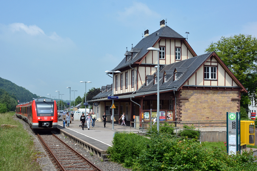 Bahnhof Bad Münstereifel mit 620 014 - S23 nach Bonn - 05.06.2016