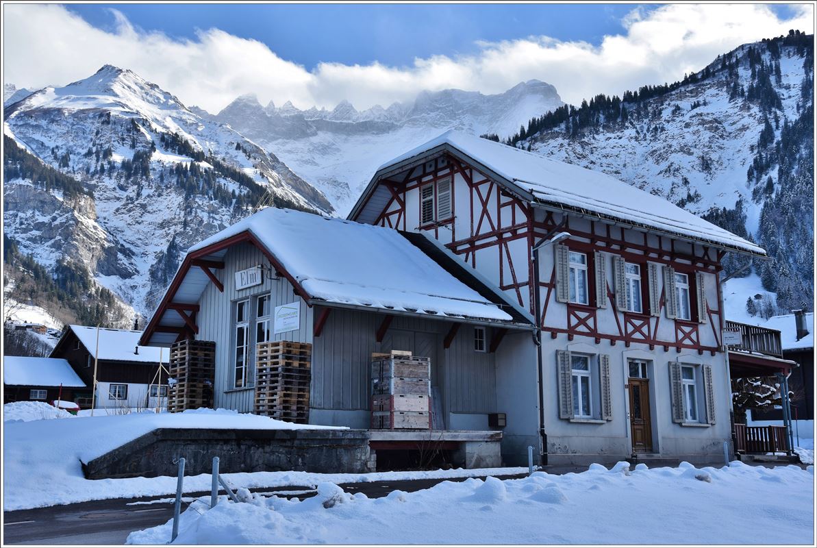 Bahnhof Elm der ehemaligen Sernftalbahn. (11.02.2017)