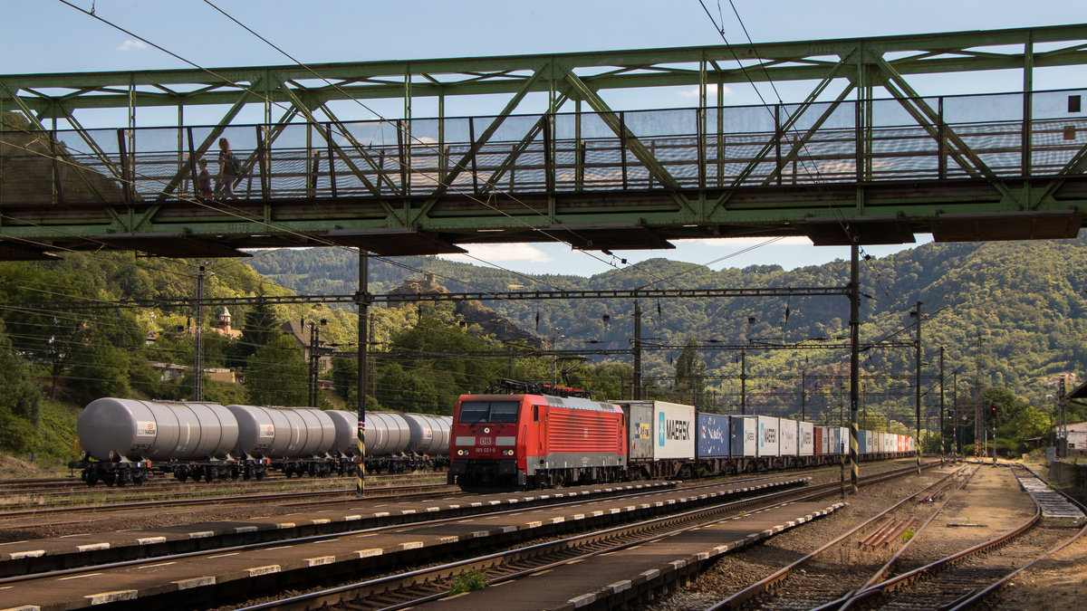 Bahnhof Usti nad Labem-Strekov am 30. Juni 2018. Besuch aus Deutschland mit 189 021-9. 