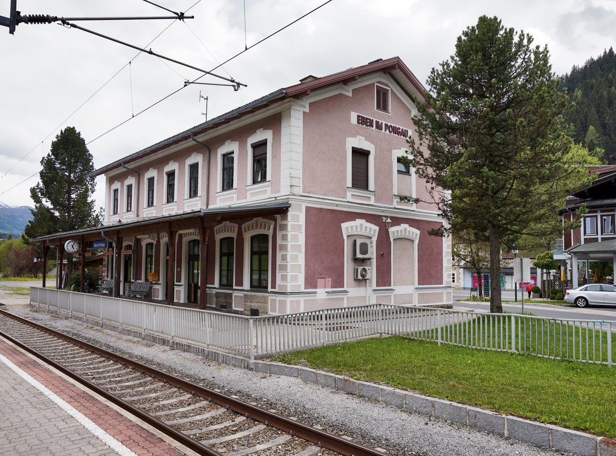 Bahnhofsgebäude von Eben im Pongau, am 17.5.2016.