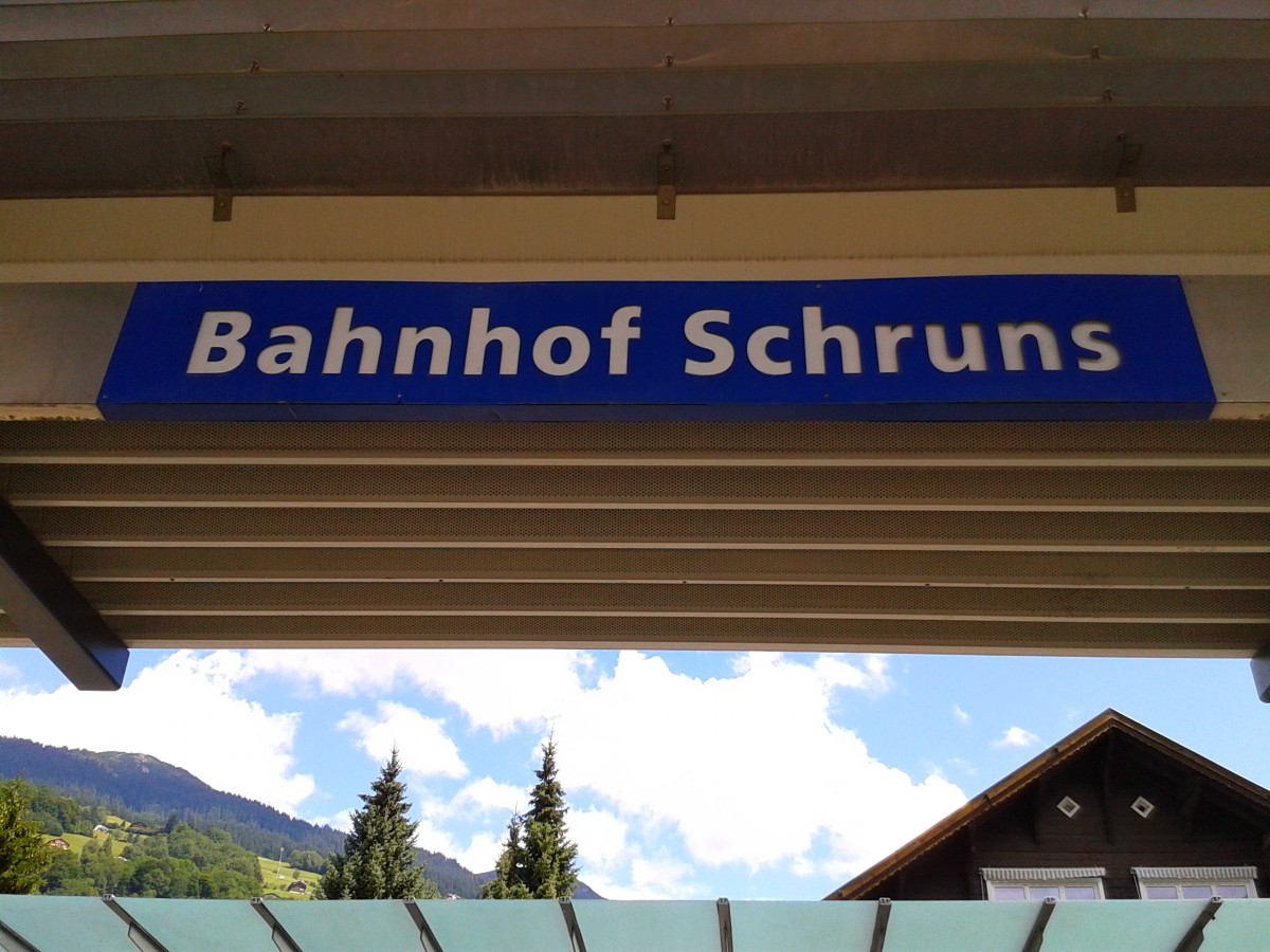 Bahnhofsschild von Schruns am 25.7.2015