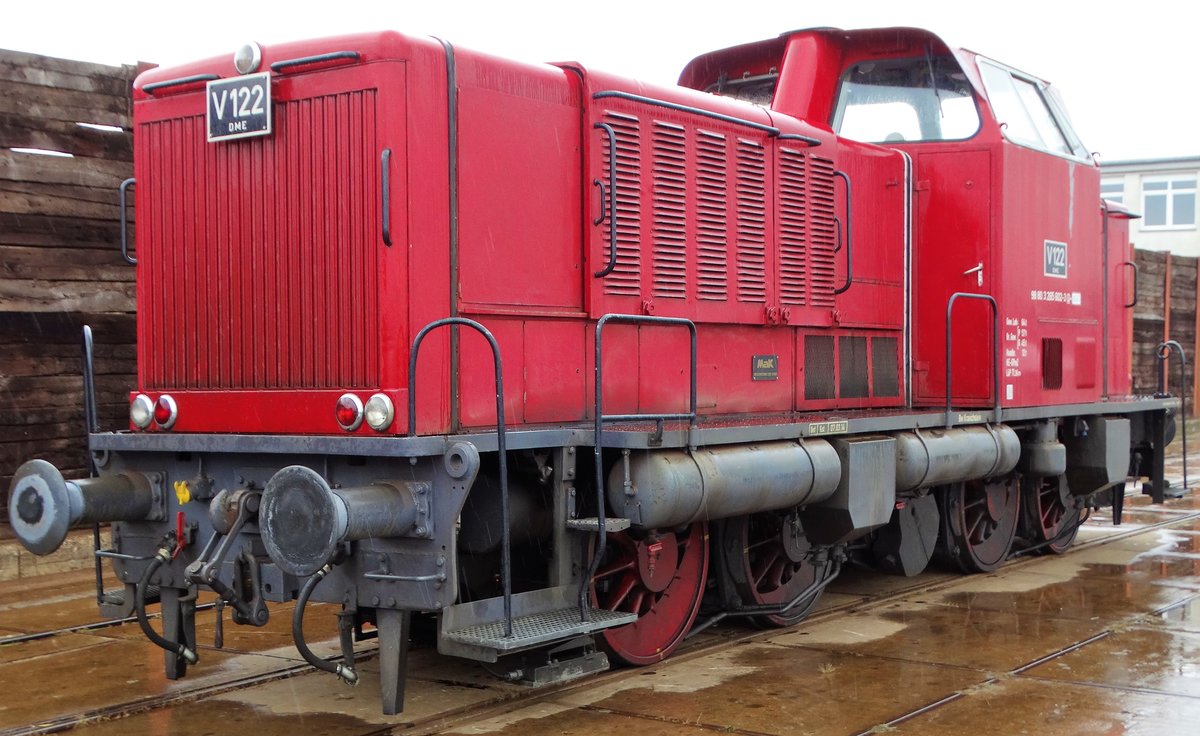 Bahnwelt Kranichstein V122 (MAK Typ 1200 D) am 24.09.17 beim Hafenfest in Aschaffenburg