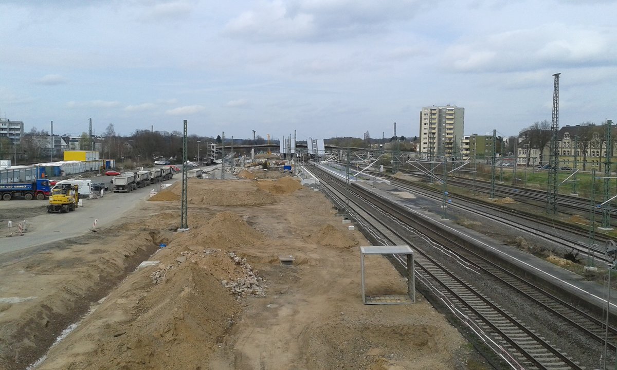 Bauarbeiten der Güterzugstrecke in Richtung Düsseldorf, am Bahnhof Opladen. Fotografiert am 03.04.16