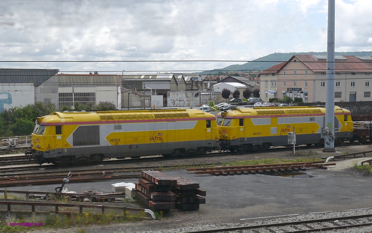 BB67612 und BB67617 stehen bei SNCF-Infra in Dienst und tragen die gelbe Infra Lackierung.
2014-07-21 Clermont-Ferrand 
