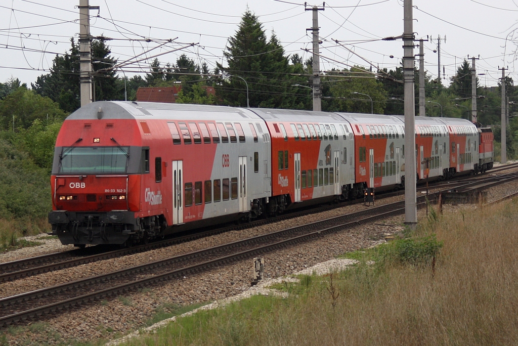 Bbfmpz 50 81 86-33 102-3 am 13.August 2014 vor der Hst. Perchtoldsdorf.