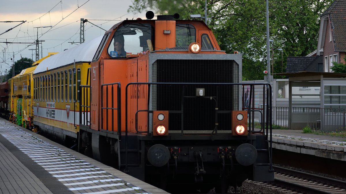 BBL Logistik 214 027-5 mit einem Wiebe Zug durch Lindhorst am 04.06.17