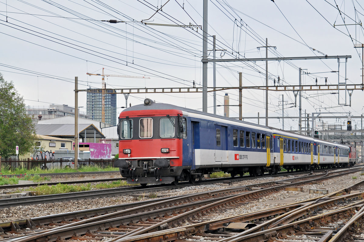 BDt 50 85 82-33 992-7 durchfährt den Bahnhof Pratteln. Die Aufnahme stammt vom 18.05.2017.