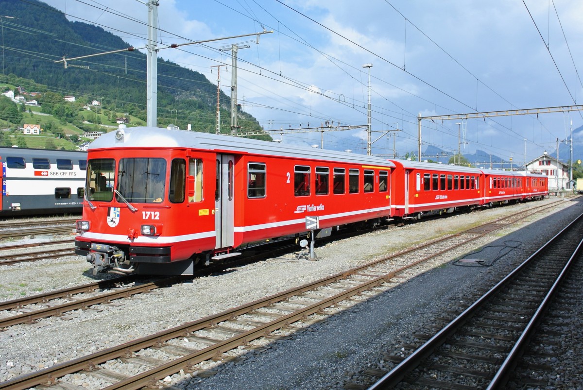 Be 4/4 Pendel bestehend aus ABDt 1712, B 2414, B 2412 und Be 4/4 512 als Reserve abgestellt in Landquart, 10.09.2014.