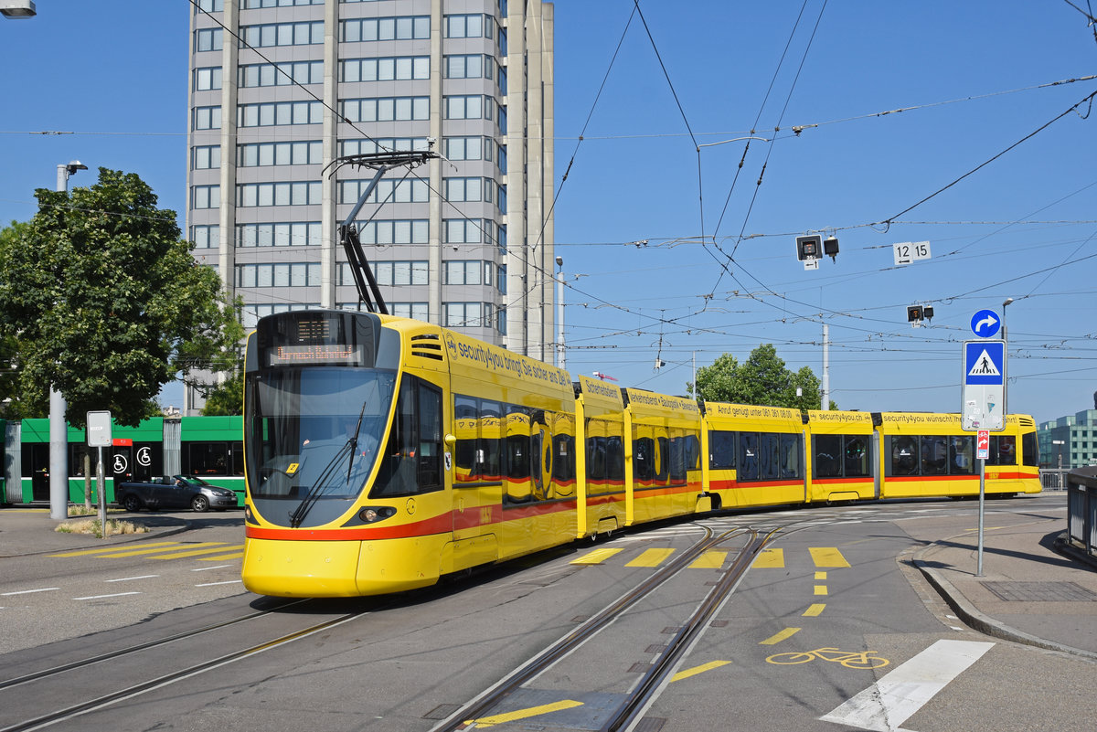 Be 6/10 Tango 162, auf der Linie 10, fährt zur Haltestelle Münchensteinerstrasse. Die Aufnahme stammt vom 07.07.2018.