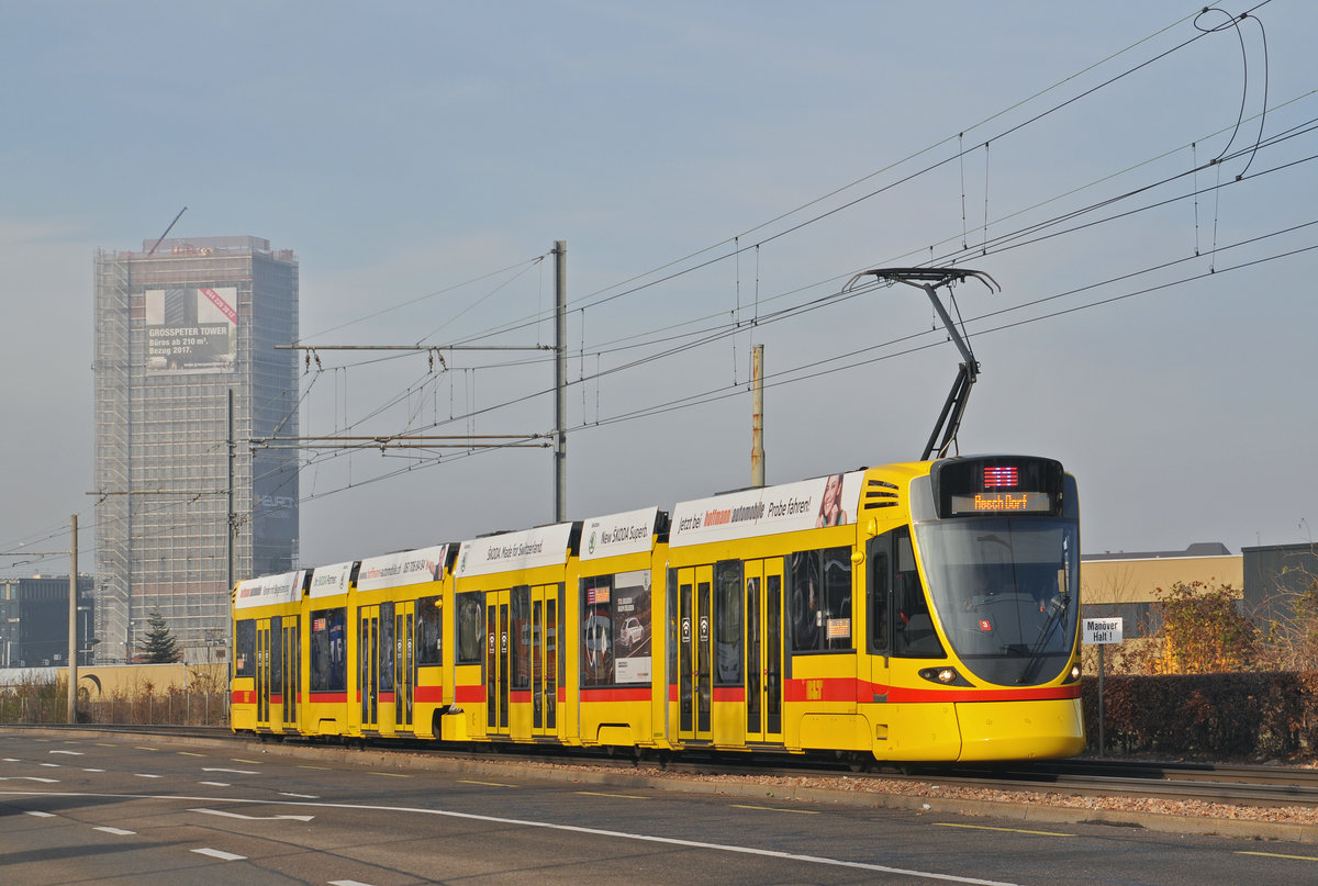 Be 6/10 Tango 171, auf der Linie 11, fährt zur Haltestelle M-Parc. Die Aufnahme stammt vom 12.12.2016.