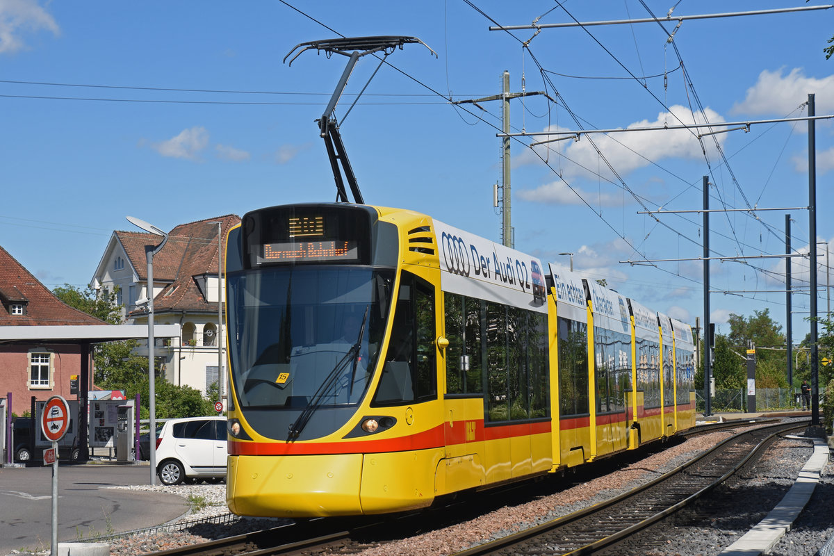 Be 6/10 Tango 173, auf der Linie 10, fährt Richtung Haltestelle Münchenstein Dorf. Die Aufnahme stammt vom 10.08.2018.