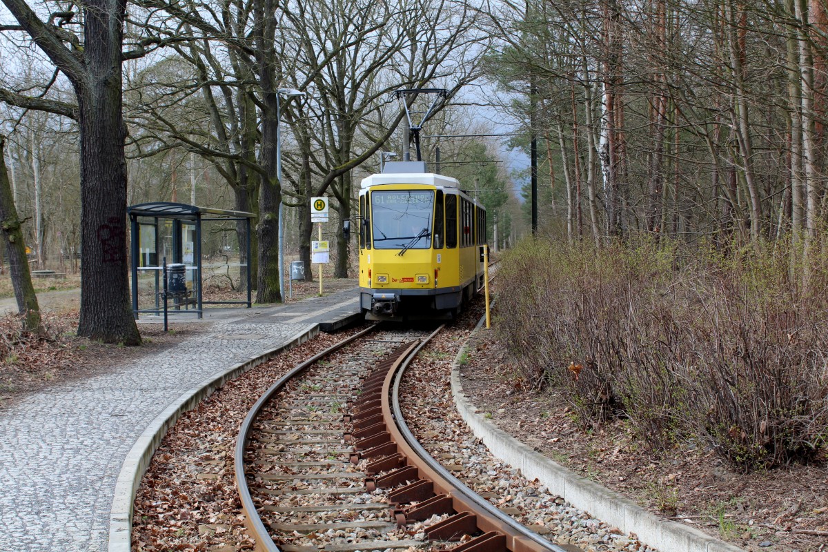 Berlin BVG SL 61 (KT4D 6102) Rahnsdorf, Waldschänke am 1. April 2015.