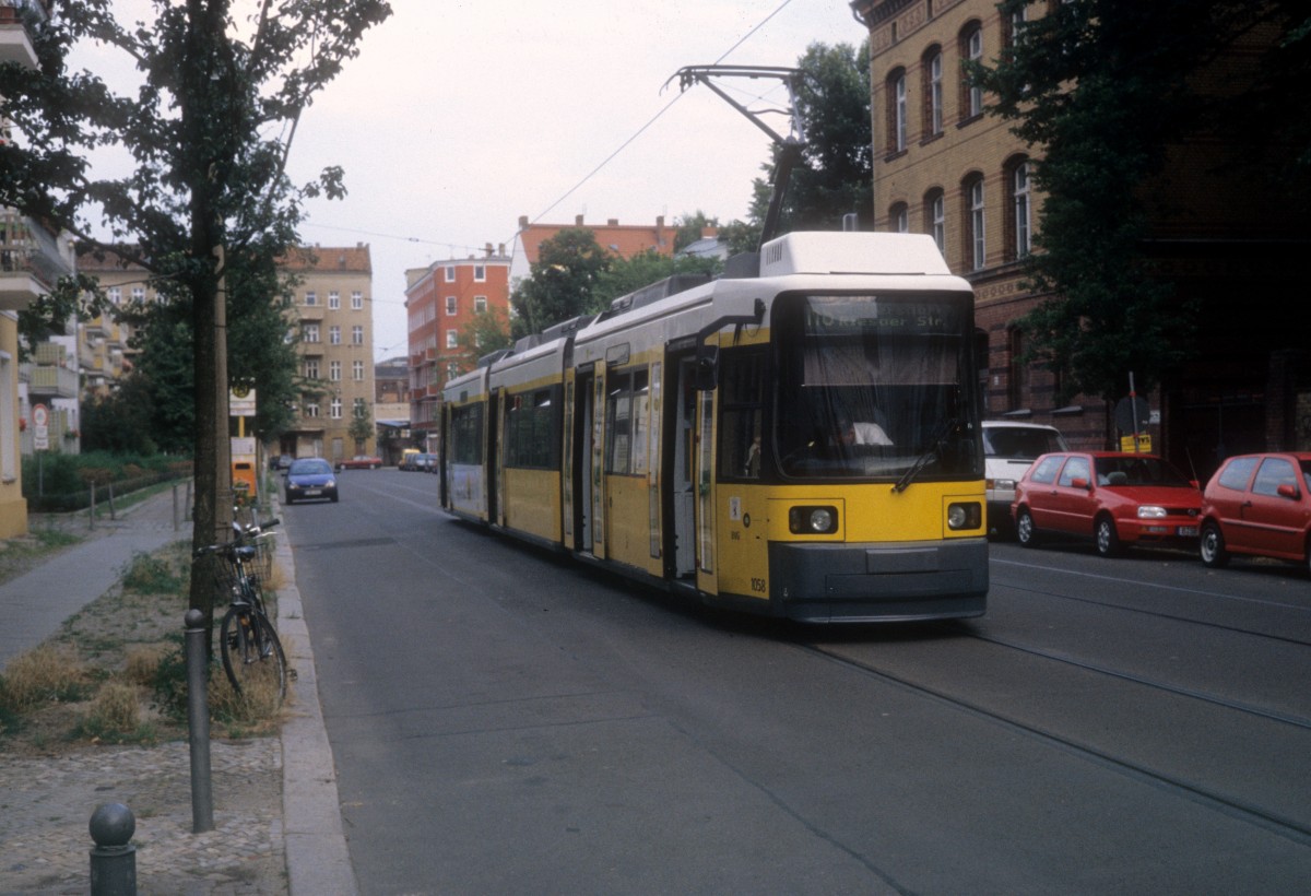 Berlin BVG SL M6 (GT6-94 1058) Pflugstrasse im Juli 2005.