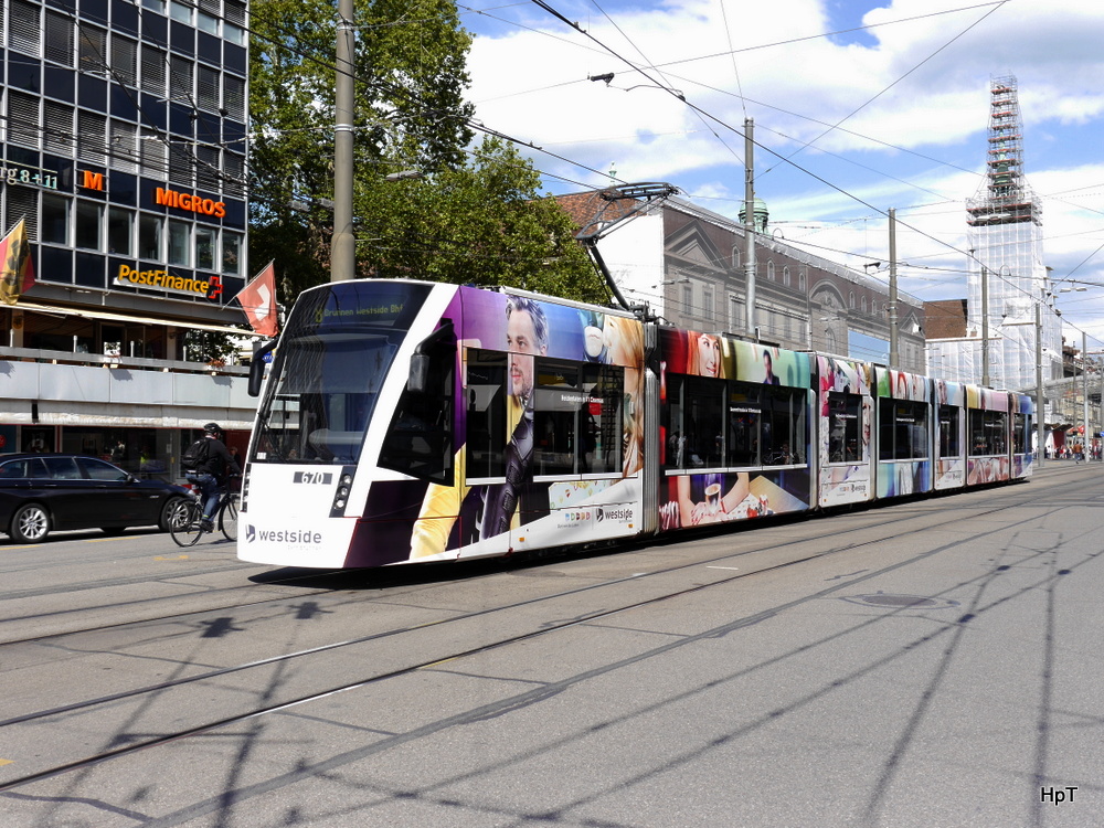 Bern mobil - Tram Be 6/8 670 unterwegs auf der Linie 8 in Bern am 21.08.2014