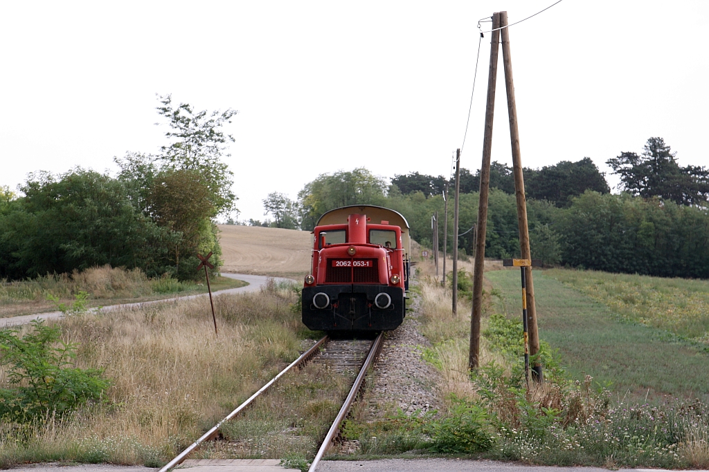 BIF 2062 053-1 am 27.August 2017 mit dem SLP 17112 kurz vor der Haltestelle Raggendorf.