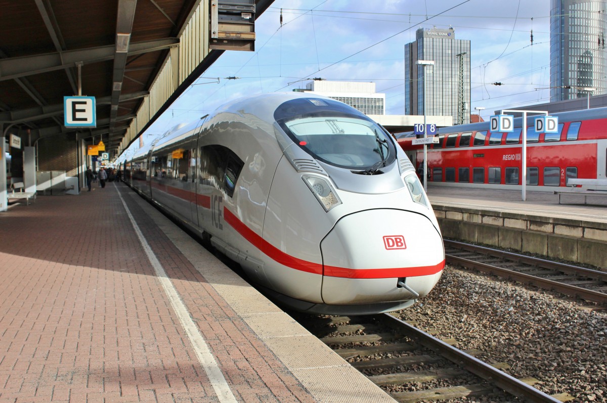 Bild 028:
Am 08.02.2015 war ICE-Tz 0704 als ICE 717 von Dortmund nach Stuttgart unterwegs! Hier zu sehen ist der Steuerwagen 407 004-2 in Dortmund Hbf