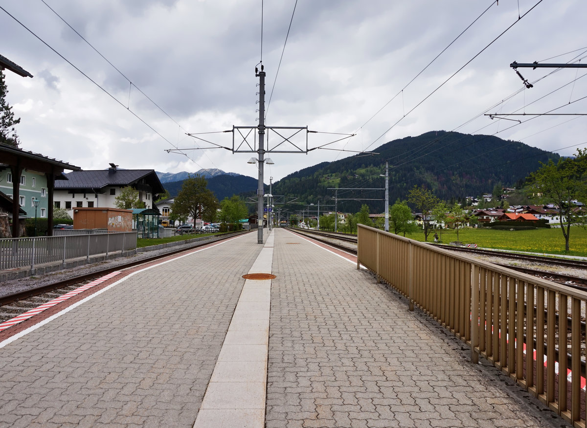 Blick auf den Bahnhof Eben im Pongau, am 17.5.2016.