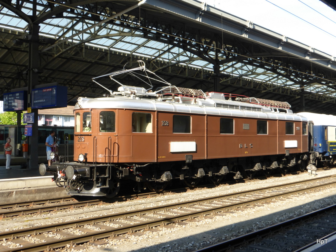 BLS - Ae 6/8 208 im Bahnhof Lausanne am 07.06.2015