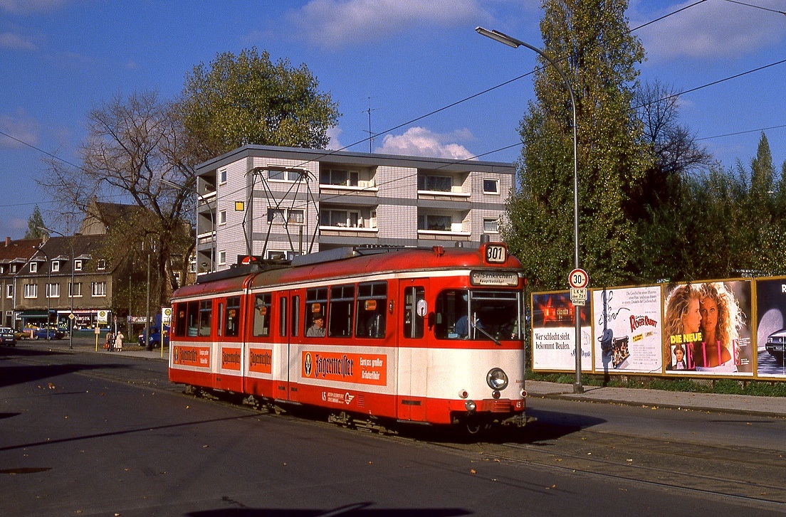 Bochum Tw 45 unweit der Endsetlle der Linie 301 in Gelsenkirchen Horst, 03.11.1988.