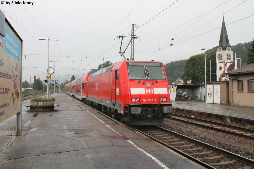 BR 146 232-4 am Schluss des RE 4710 nach Baden-Baden in Hausach