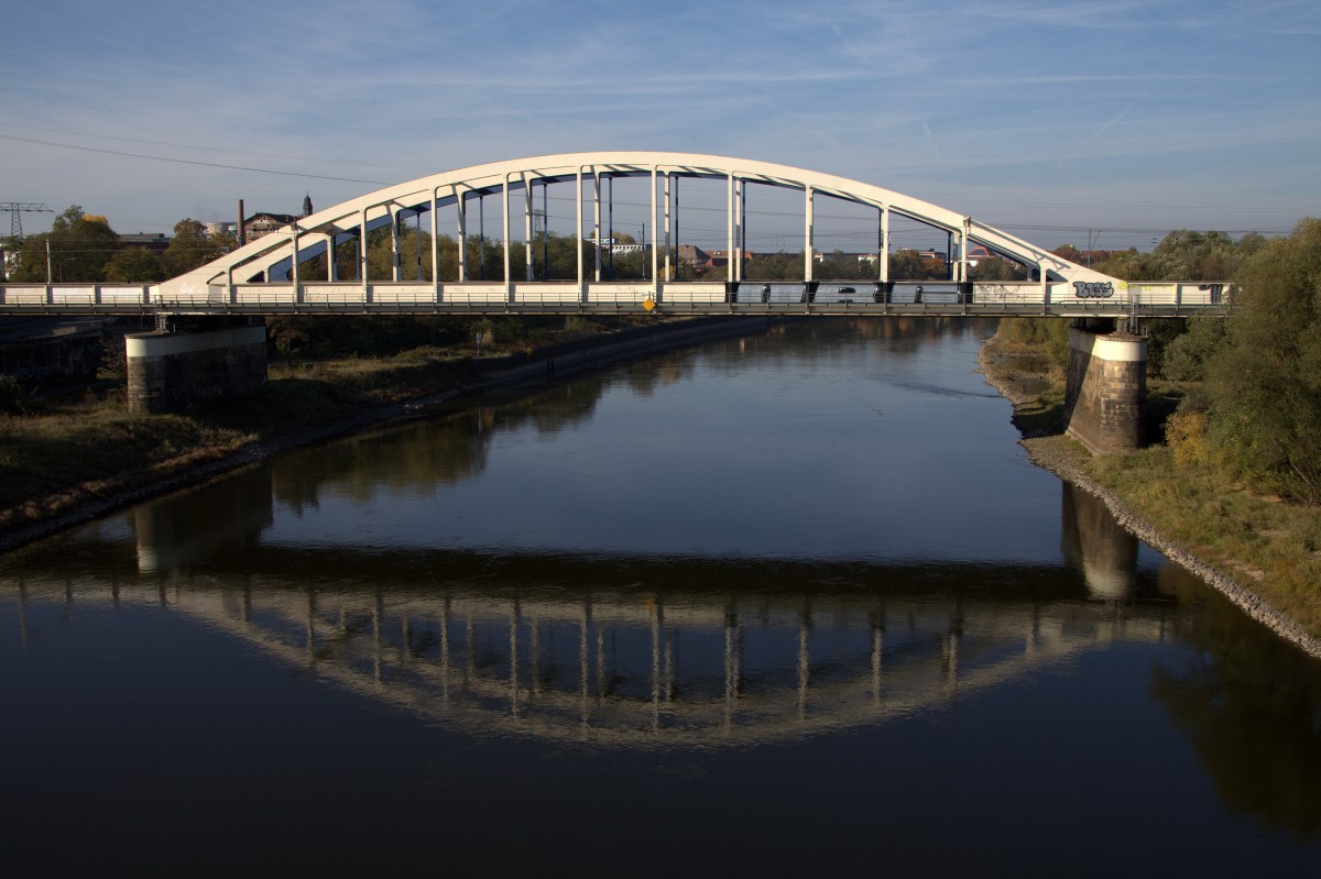 Brücke über die Elbe in Riesa. 31.10.2015 13:13 Uhr