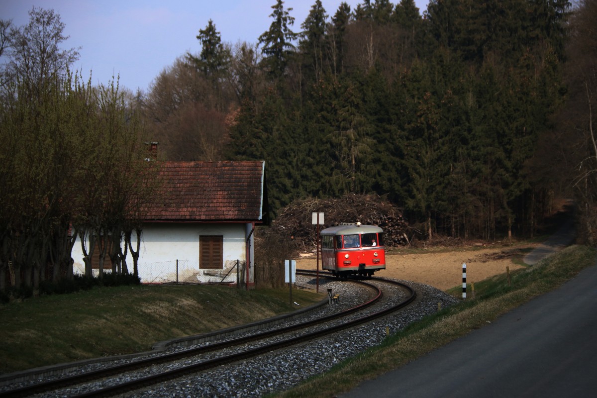 Buxbaum und Palmkätzchen gehören zum Palmsonntag wie der  Rote Blitz  zur Graz Köflacher Eisenbahn. Am gestrigen 19.März dem  Josefitag  flitz der Ürdinger mit seinem unverkennbarem knattern gen Oisnitz Sankt Josef.  