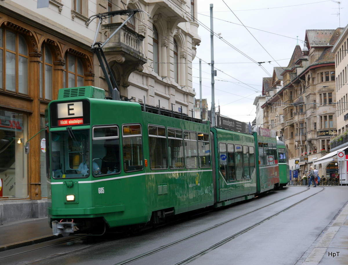 BVB - Tram Be 4/8  685 unterwegs auf der Linie E ( nach Nicht einsteigen ) in der Stadt Basel am 15.09.2016